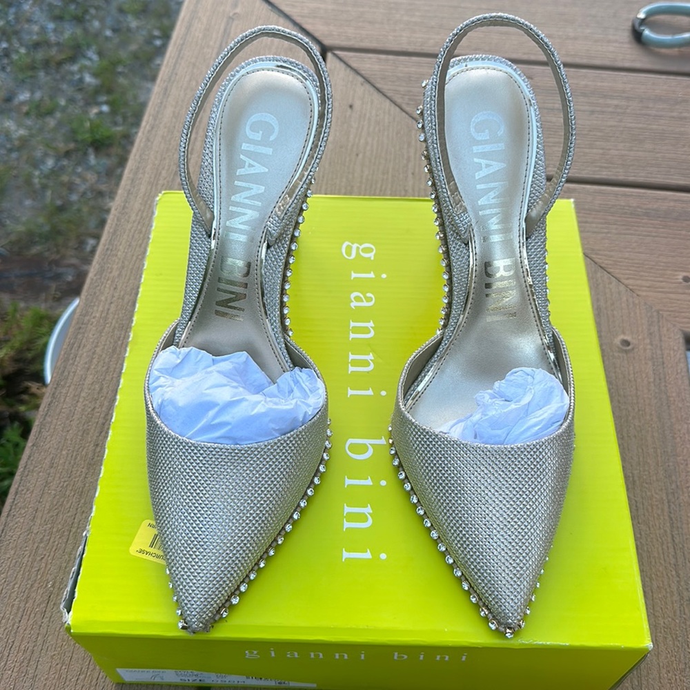 Gianni Bini Gold sling back heels